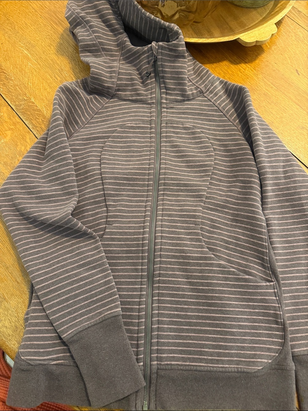 Woman’s Lululemon Scuba